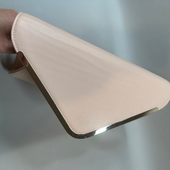 Ilishop // Pink Crossbody Purse - Picture 11 of 11